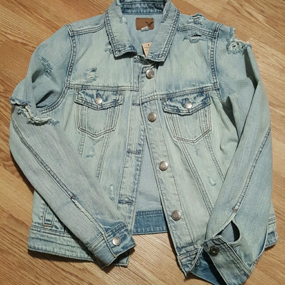 American eagle destroyed denim Jacket