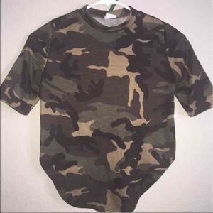 Crop camo shirt