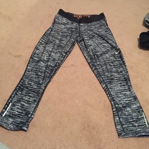 Nike Dri-fit capris S