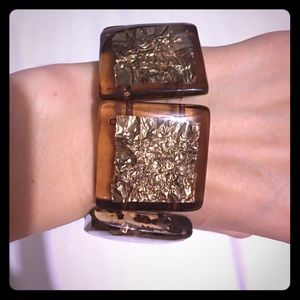 Acrylic stretch bracelet