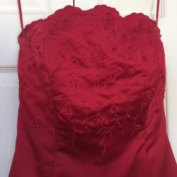 ❌DONATED❌ 🌹Rose Gown🌹 - Picture 2 of 4