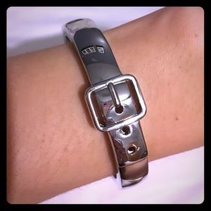 Silver buckle stretchy bracelet