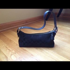 PRICE DROP! Classic signature Coach shoulder bag