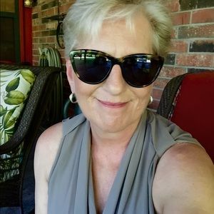 Meet your Posher, Cynthia