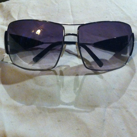 PRADA sunnies - Picture 4 of 4