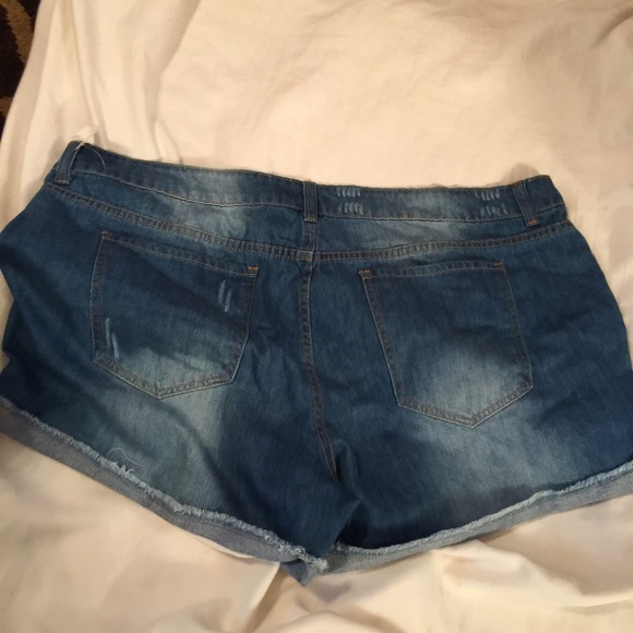 F21 cut offs Sold - Picture 2 of 3