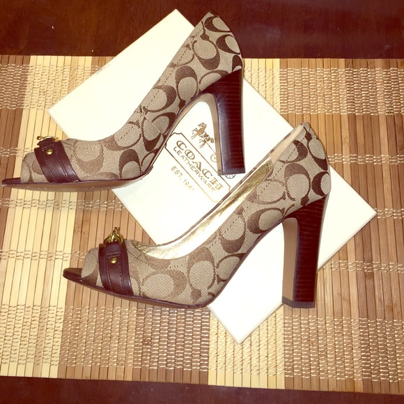 Coach Shoes - COACH UMA PUMPS