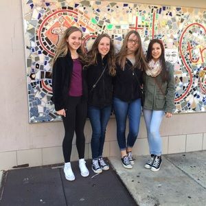 Meet your Posher, Holly