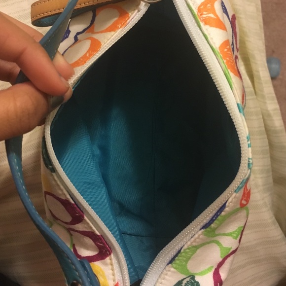 small coach purse - Picture 2 of 2