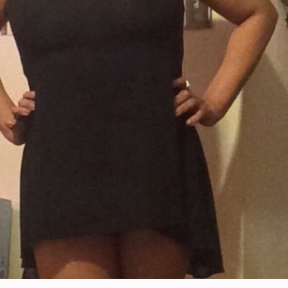 Forever 21 Blouse with pretty detail in the back. - Picture 4 of 6