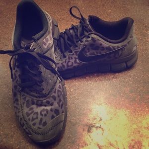 Nike leopard print 5.0