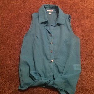 Sleeveless collar shirt 🌸