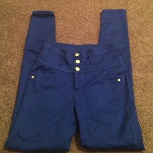 High waisted skinny jeans 🌸