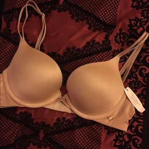 Victoria's Secret Very Sexy push up bra 32B
