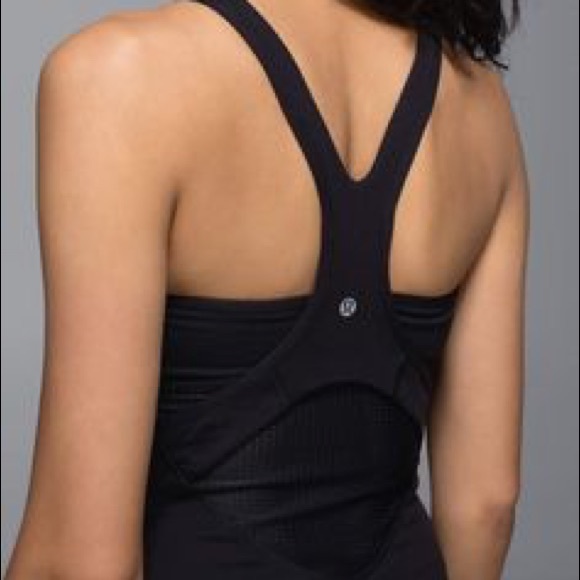 Lululemon cross back tank top. Runs more like a 6