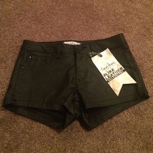 Faux leather shorts 🌸