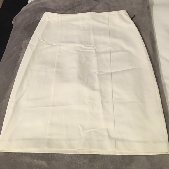 A line cream skirt