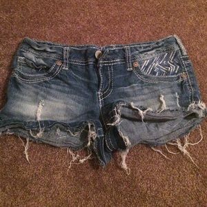 Distressed shorts 🌸