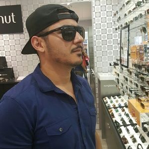 Meet your Posher, Misael