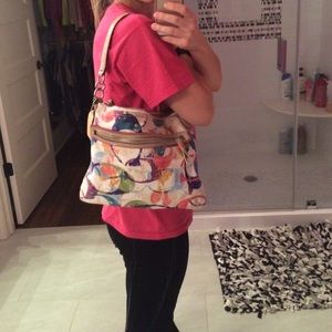 🎉🎀Last and FINAL SALE- Coach Signature Purse