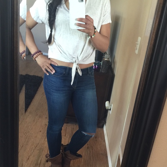 Loshe Tie Front Crop Top - Picture 4 of 4