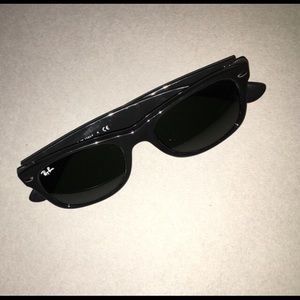 **Authentic** Ray Ban wayfarer sunglasses
