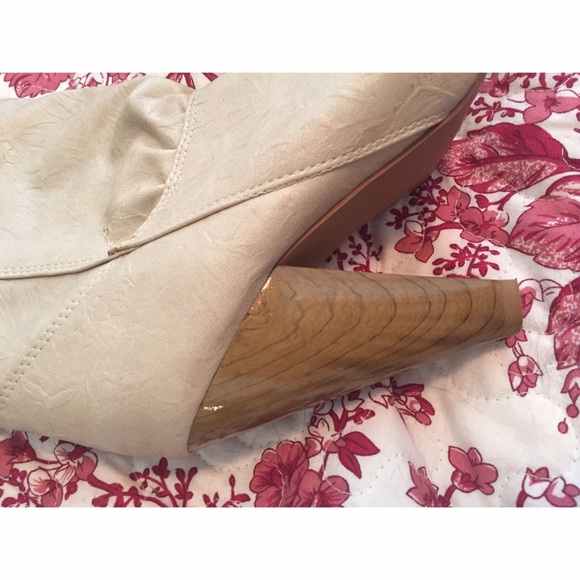 Cream High Heeled Boots - Picture 2 of 3