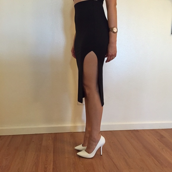 •RESTOCKED• Black High Slit Midi Skirt - Picture 4 of 4