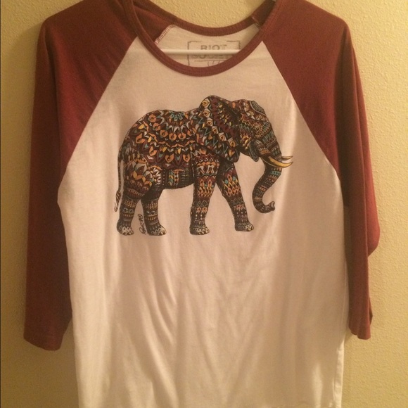 Baseball tee