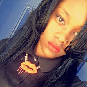 Meet your Posher, Nytia