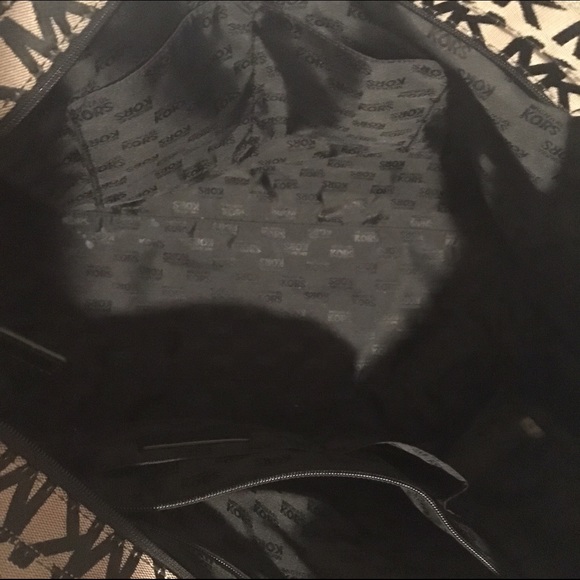 SOLD Michael Kors Bag - Picture 3 of 3