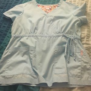 Size L Koi scrub top--like new condition!