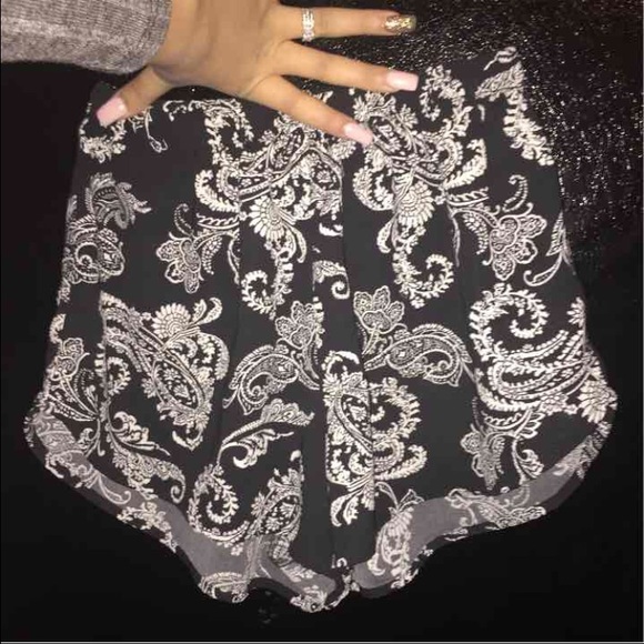 Floral shorts - Picture 1 of 1