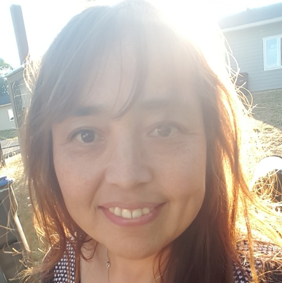 Meet your Posher, Jennifer - Picture 2 of 2