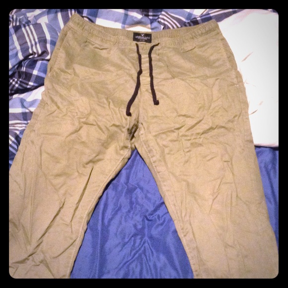 American Eagle joggers