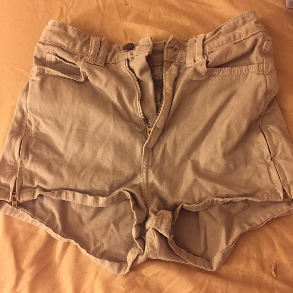 AA khaki high waisted shorts with zip