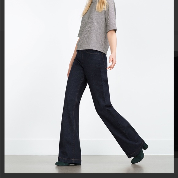 Zara NWOT DARK BLUE BELL BOTTOM JEANS SIZE 2 - Picture 1 of 4