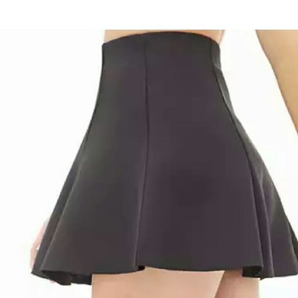 Mini skirt - Picture 2 of 2