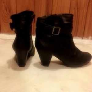 SALE Black ankle boot booties
