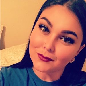 Meet your Posher, Caroline