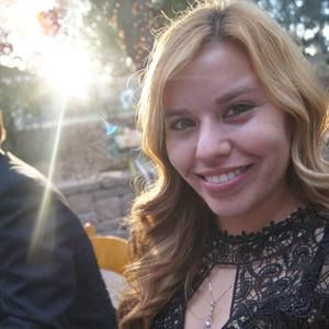 Meet your Posher, Nia