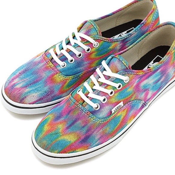 💕SALE💕tie dye vans!