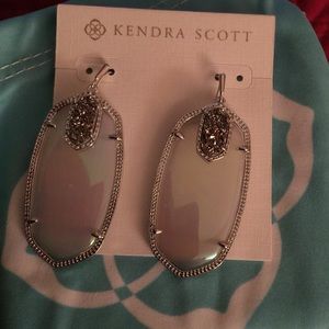 NWT and box Kendra Scott Danielle