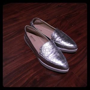 Kenneth Cole Silver Slip on tennis shoes