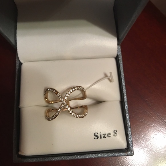 Jewelry - Beautiful ring
