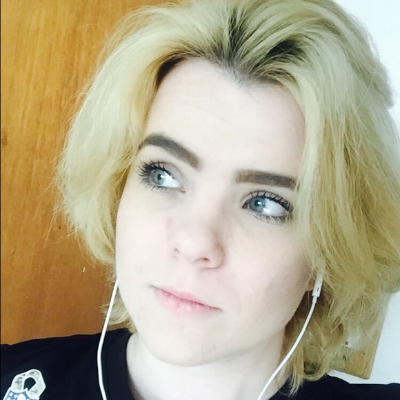 Meet your Posher, Brittanie - Picture 1 of 1