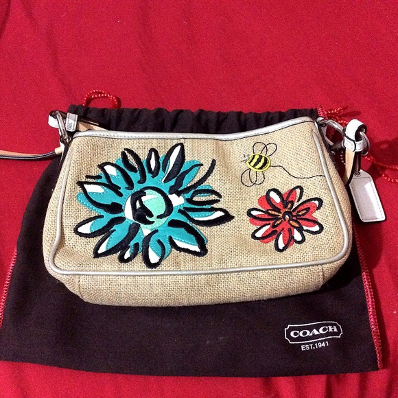 🐝COACH limited edition Bumble Bee shoulder bag 🐝