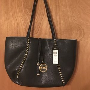 ⚡️flash sale⚡️ BCBG reversible tote/ gold chain.
