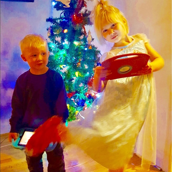 Meet your Posher, Kay - Picture 2 of 2