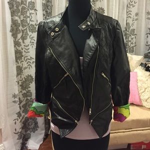 L'amour black leather jacket. Size L